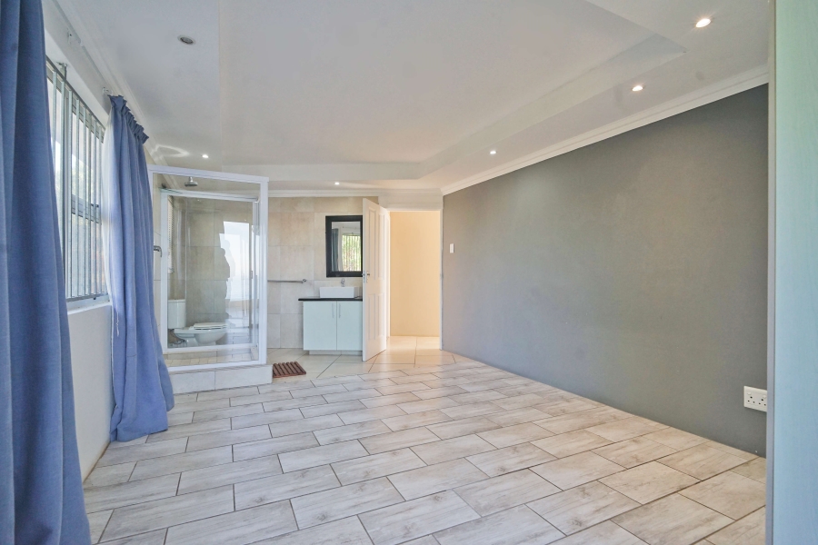 8 Bedroom Property for Sale in Winterstrand Eastern Cape